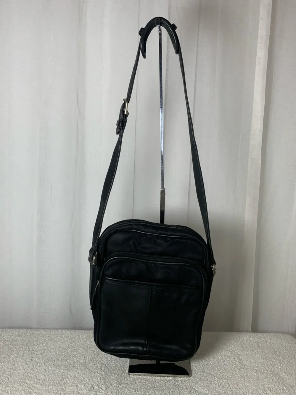 GUC Coach Graham pack L 8” x H 13” x D 2.5”